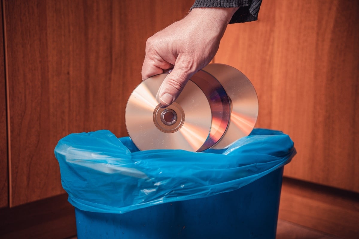 Wie entsorgt man CDs, DVDs & Blu-rays richtig?