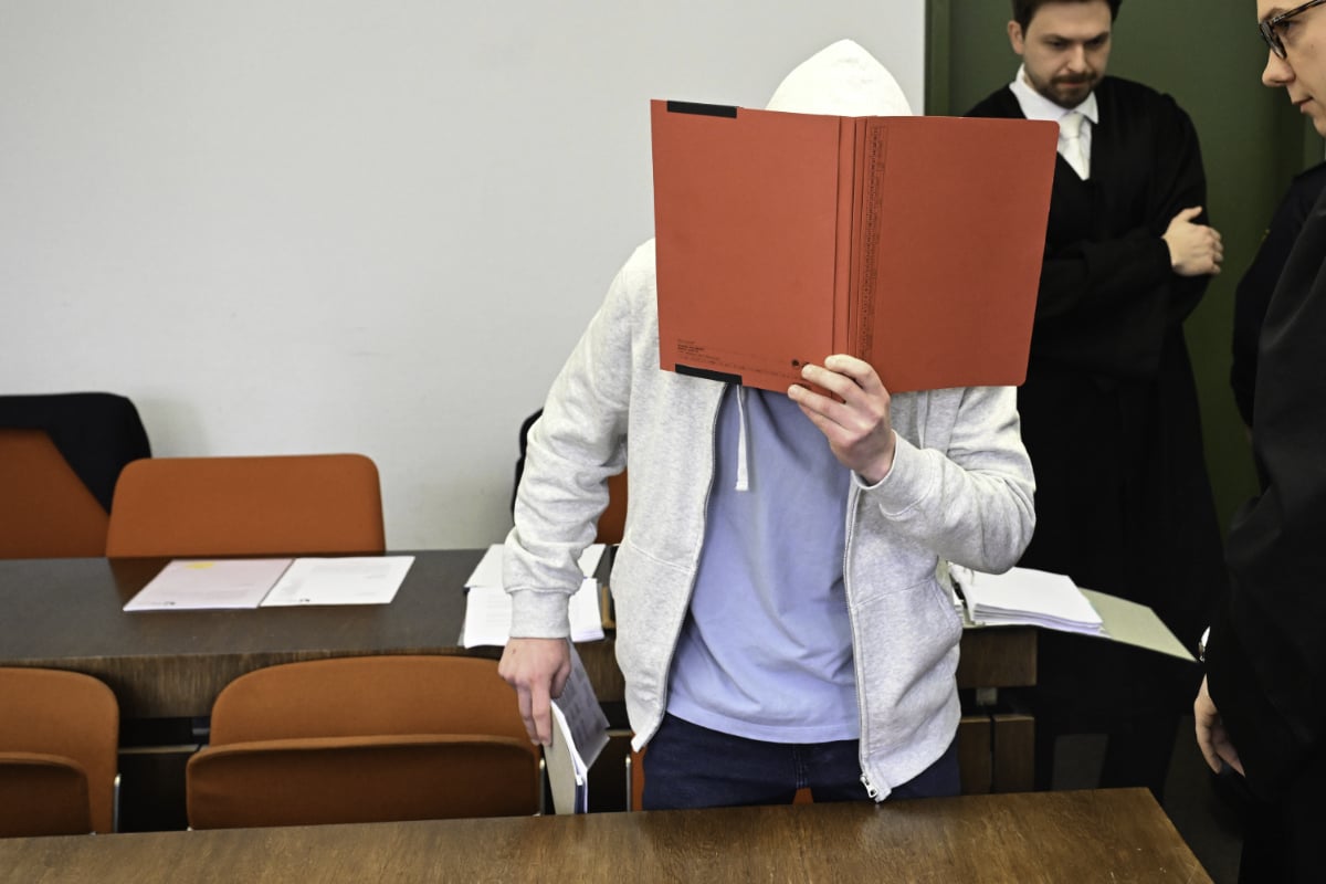 Drama im Gerichtssaal: Oma-Mörder will nach Urteil aus Fenster springen