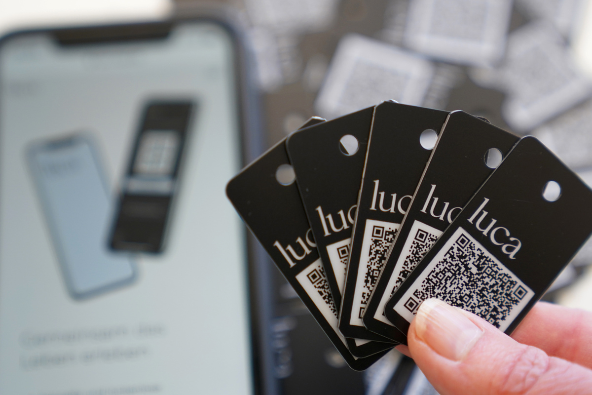 Einchecken Ohne Smartphone Hier Gibt S Die Luca App Als Schlusselanhanger Tag24