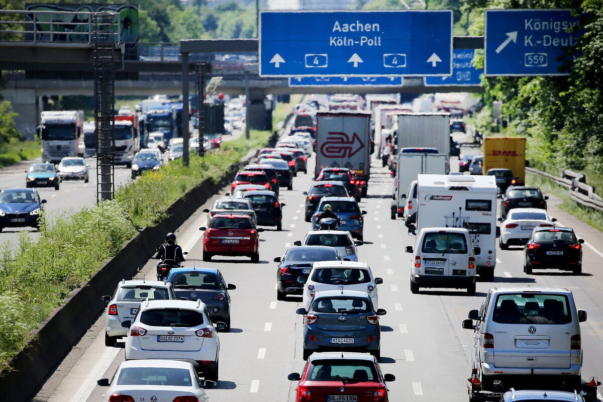 Warnung vor Stau-Chaos zu Pfingsten: Hier ist die Gefahr in NRW besonders groß