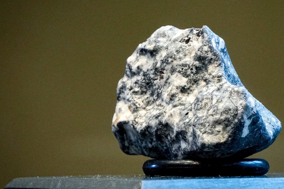 Nach Meteoritenfund in Brandenburg: Das steckt hinter dem seltenen Fundstück