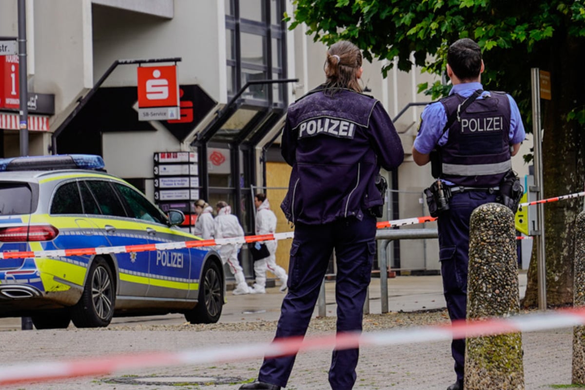 Leiche im Saarland sorgt für Polizei-Großaufgebot rund um Sparkasse