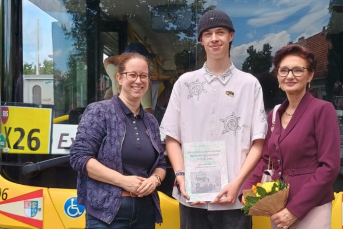 16-jähriger Berliner bringt neue Buslinie auf die Straße