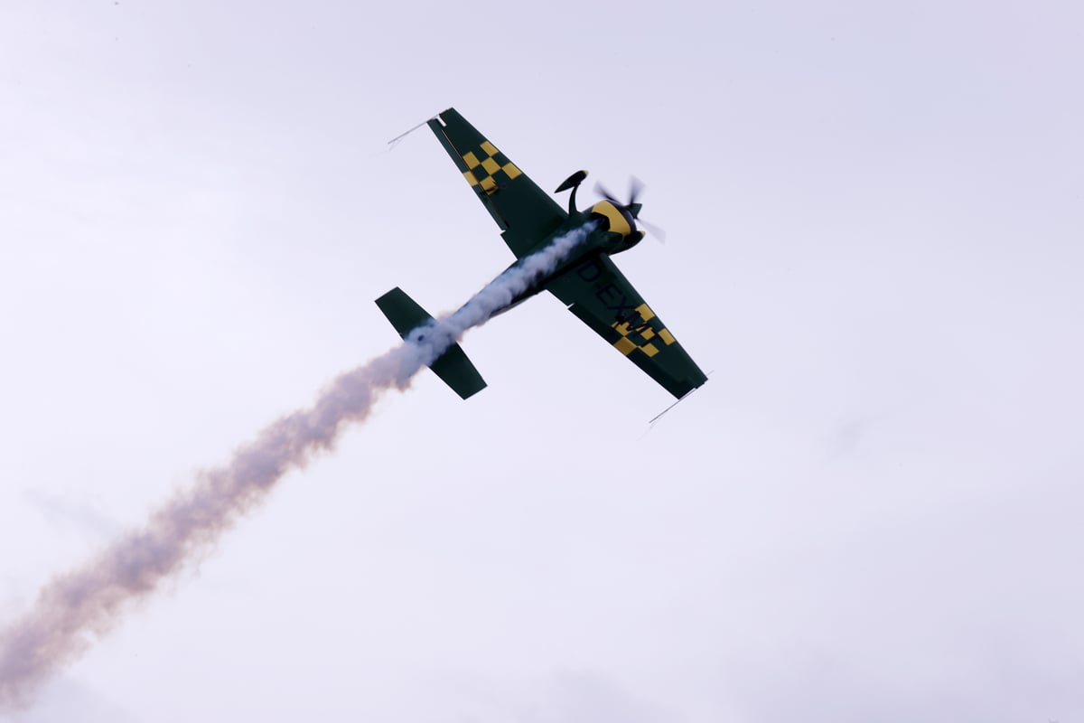 Flugzeug schrammt Baumgipfel: Zwei Tote bei Absturz in NRW
