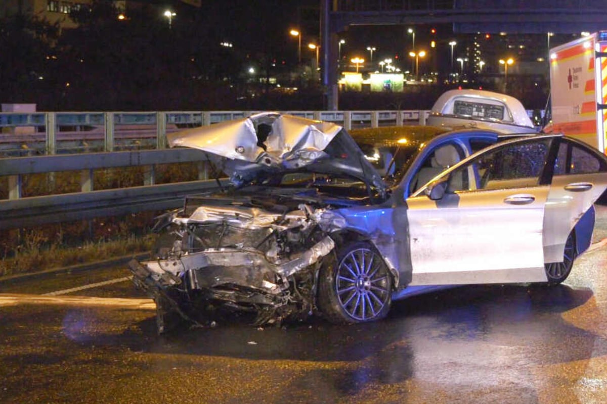 Tödlicher Unfall Auf A3 Am Flughafen Frankfurt: Mercedes Kracht In ...