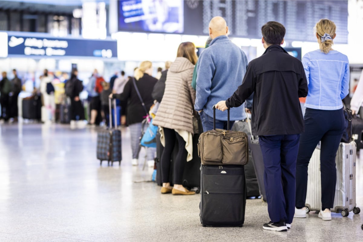 Reisender-quot-scherzt-quot-an-Flughafen-ber-Bombe-im-Handgep-ck-Seine-Strafe-hat-es-in-sich-
