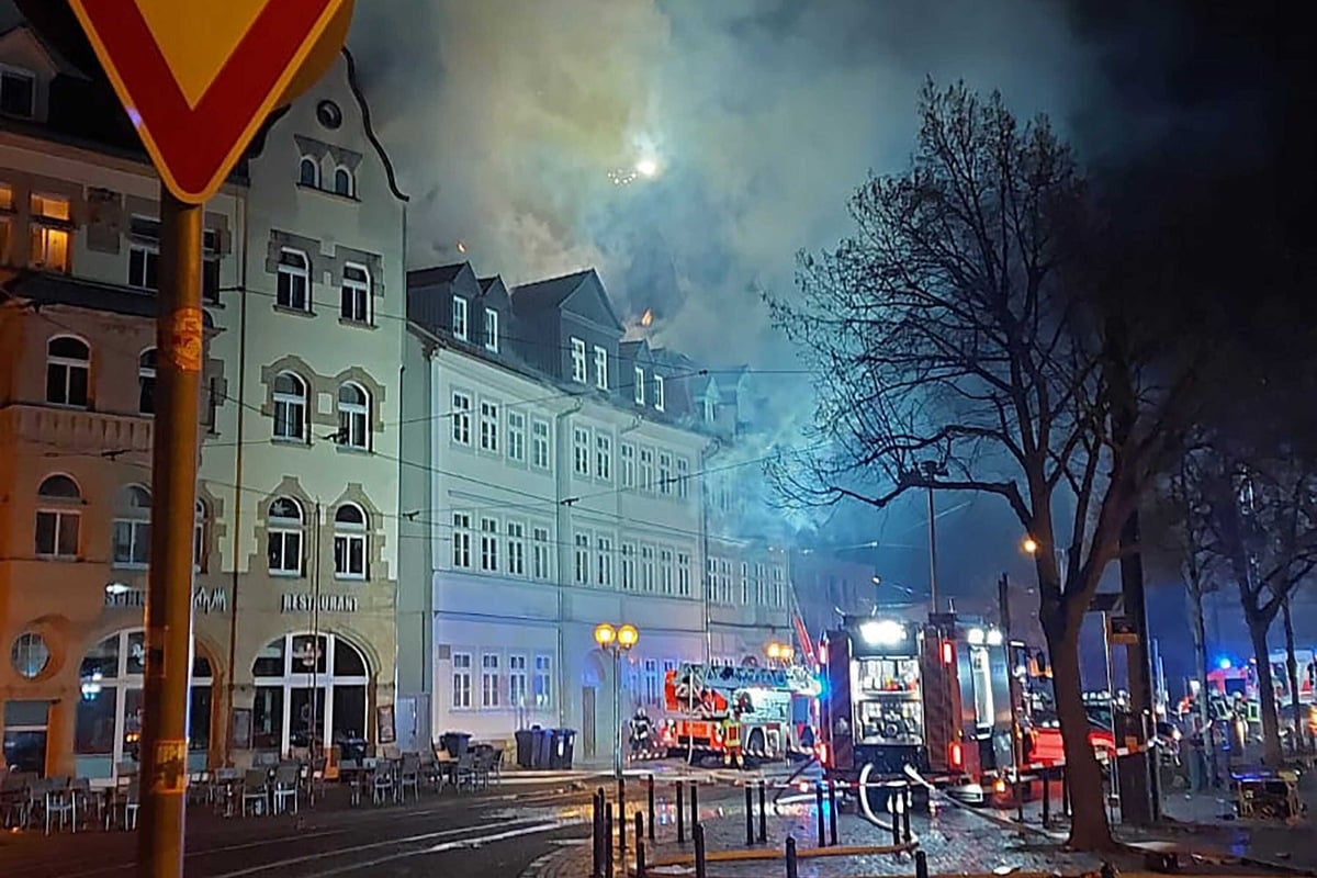 Gro-brand-in-Altstadt-wohl-durch-Silvesterrakete-ausgel-st