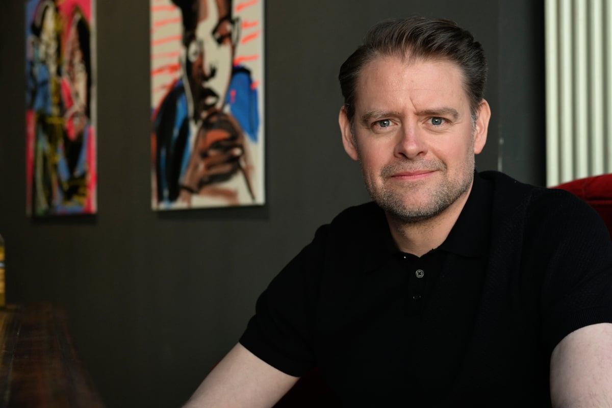 Max Giermann stellt seine Kunst aus: 