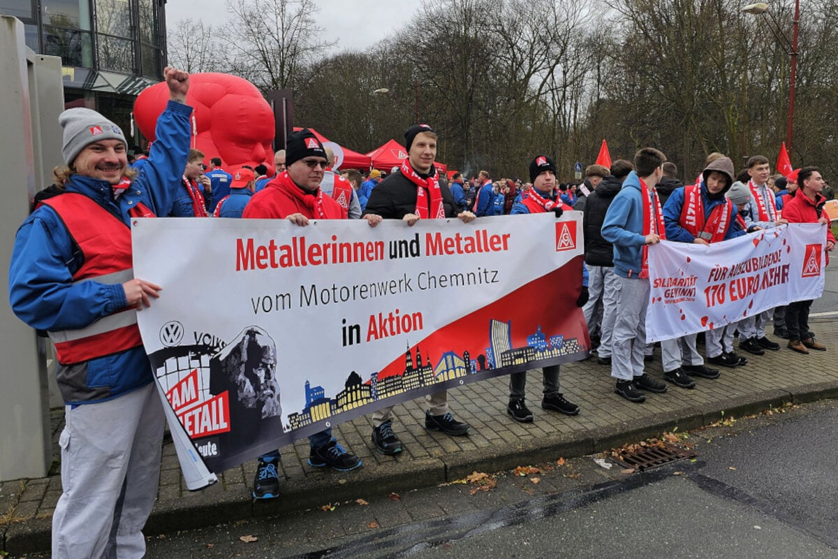 chemnitzer-vw-mitarbeiter-streiken-f-r-ihr-werk