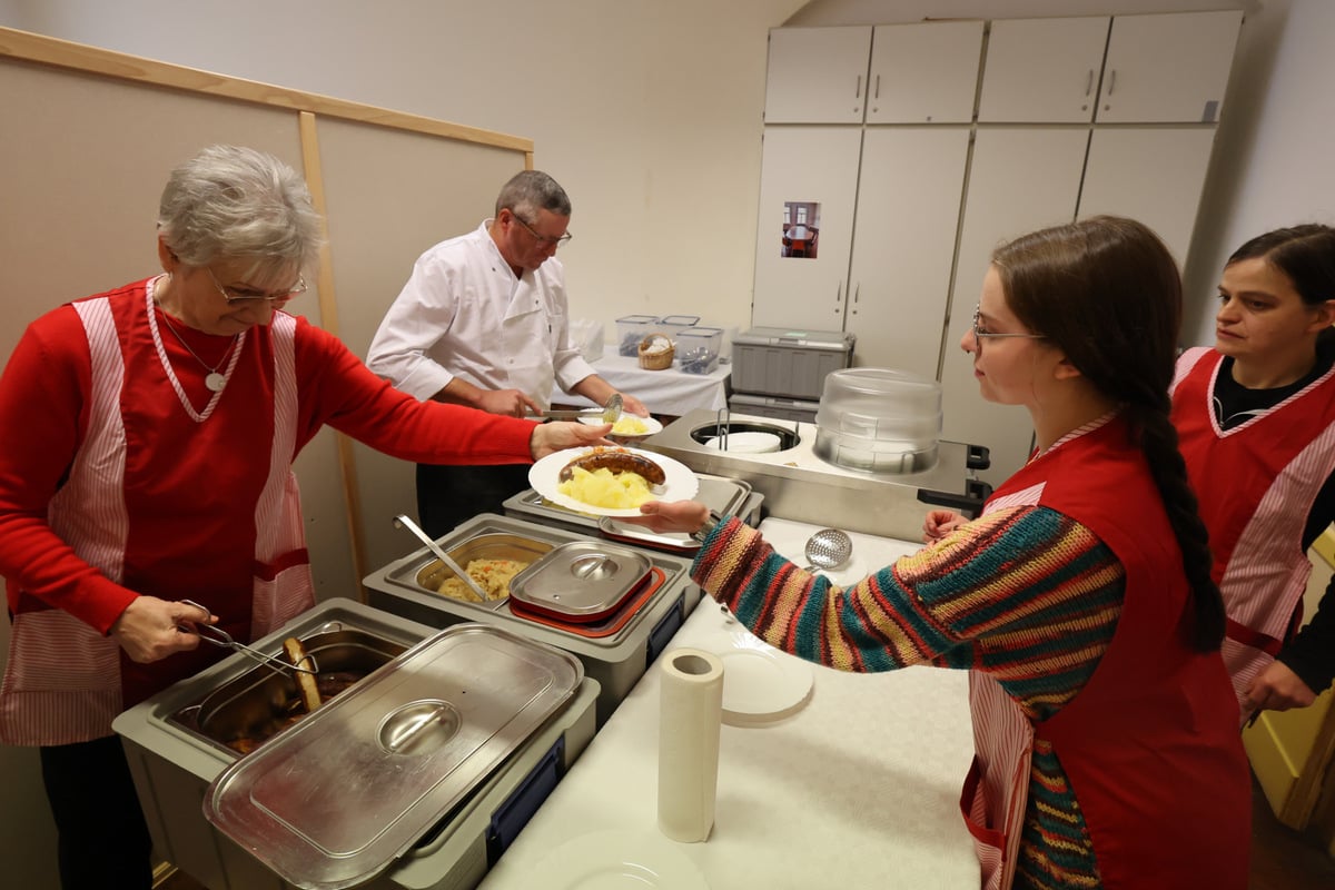 Dank-Spenden-T-glich-150-Mahlzeiten-im-Restaurant-des-Herzens-