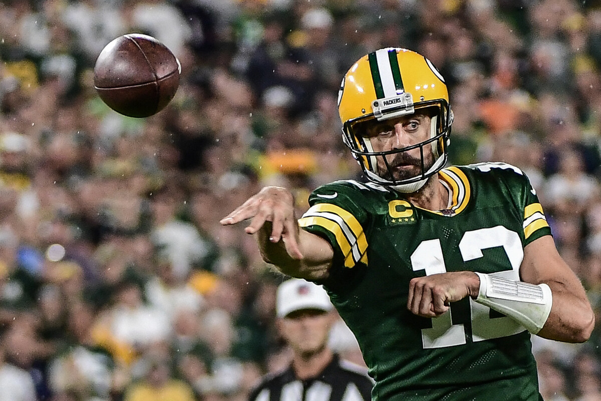 Packers QB Aaron Rodgers still owns the Bears, throws 450th TD