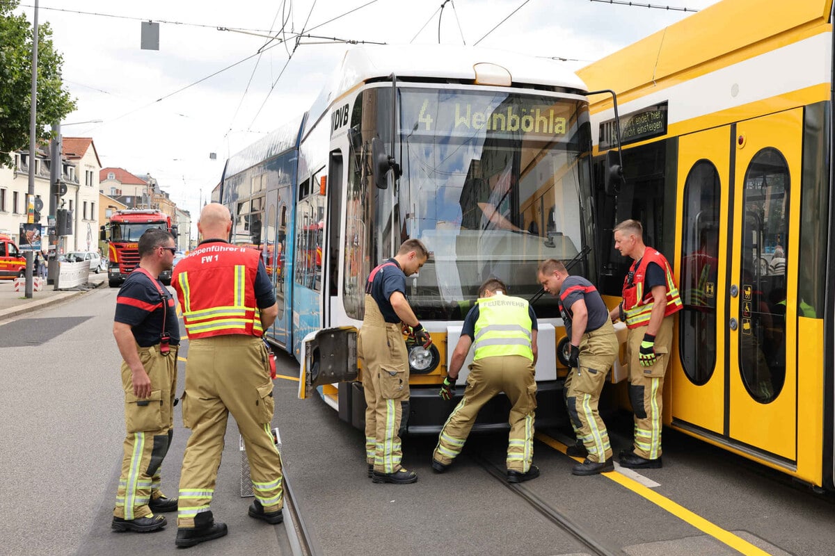Schreck-in-Mickten-Stra-enbahn-springt-von-Gleisen-touchiert-entgegenkommende-Tram