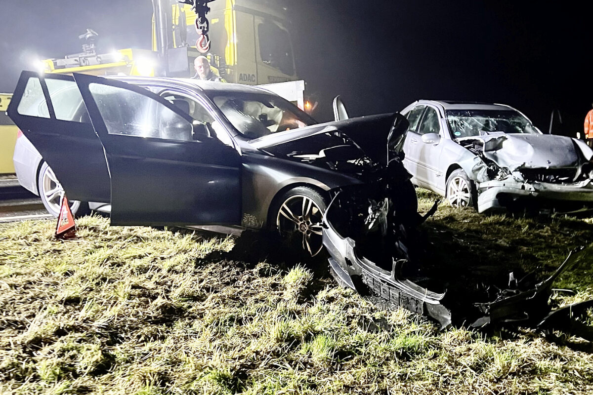 Tödlicher Frontal-Crash: Mercedes-Fahrer (†83) fährt Schlangenlinien und gerät in den Gegenverkehr