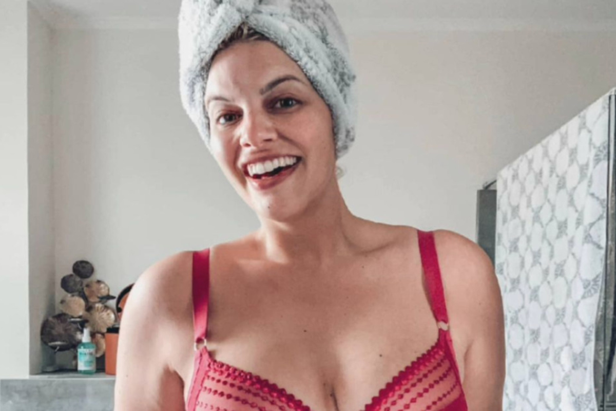 Ungeschminkt in Dessous: Angelina Kirsch begeistert ihre Fans!