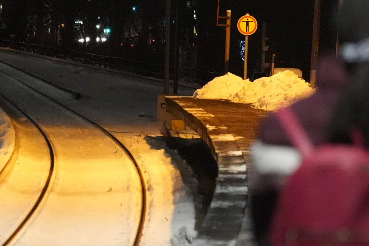Er-st-rzte-auf-die-Gleise-Deutscher-in-sterreich-von-Zug-erfasst