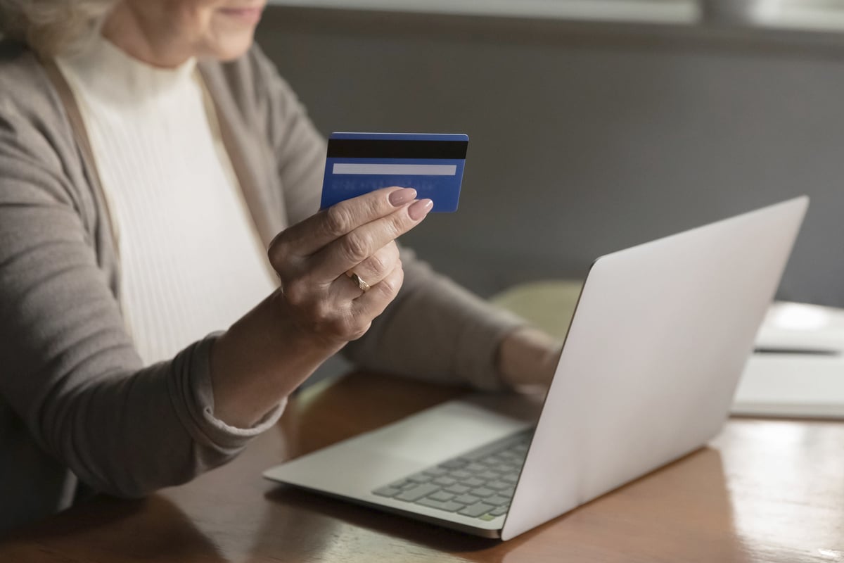 Falsche Notfallnummer im Internet: Betrüger erbeuten fast 10.000 Euro