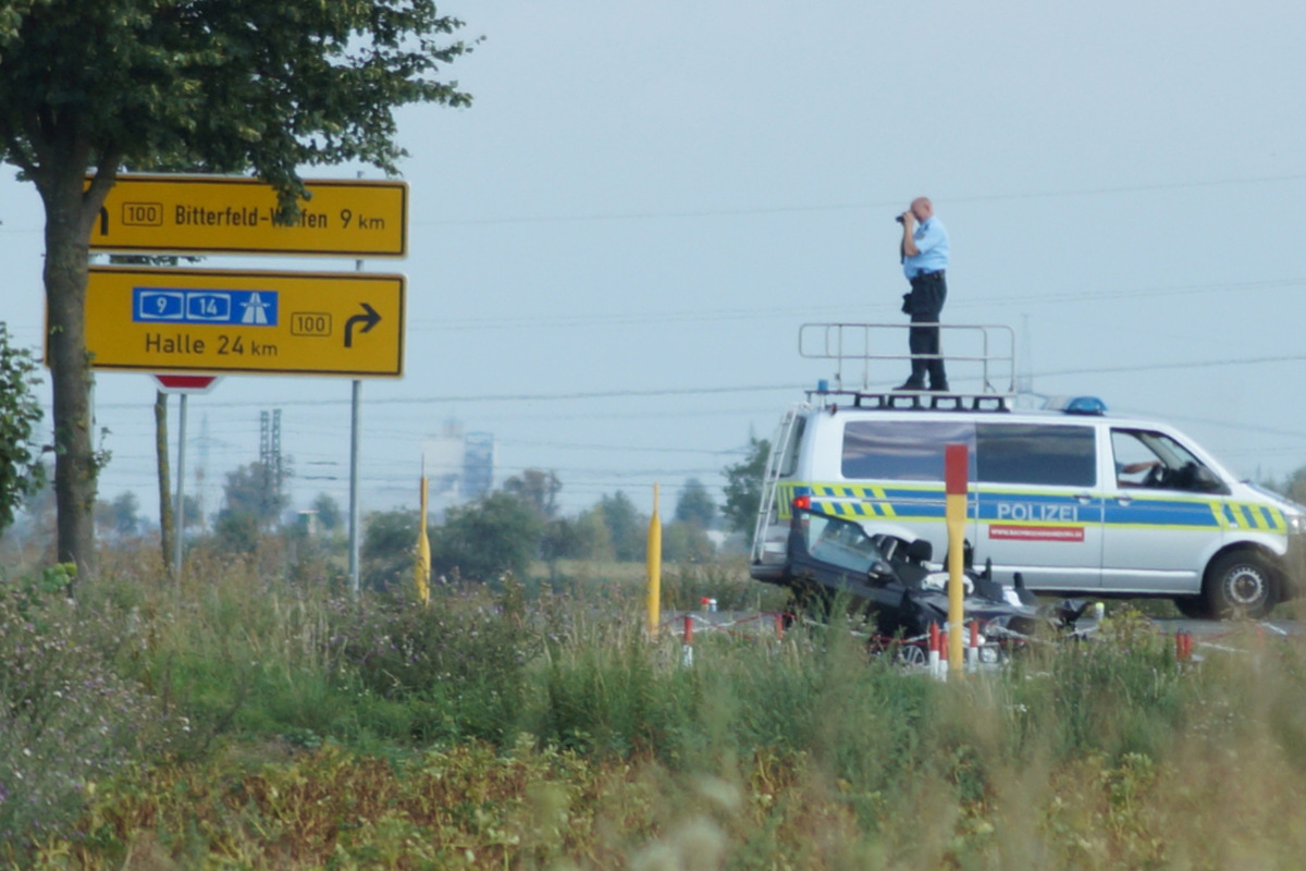 tragischer unfall auf der b100 ein toter und drei schwerverletzte tag24