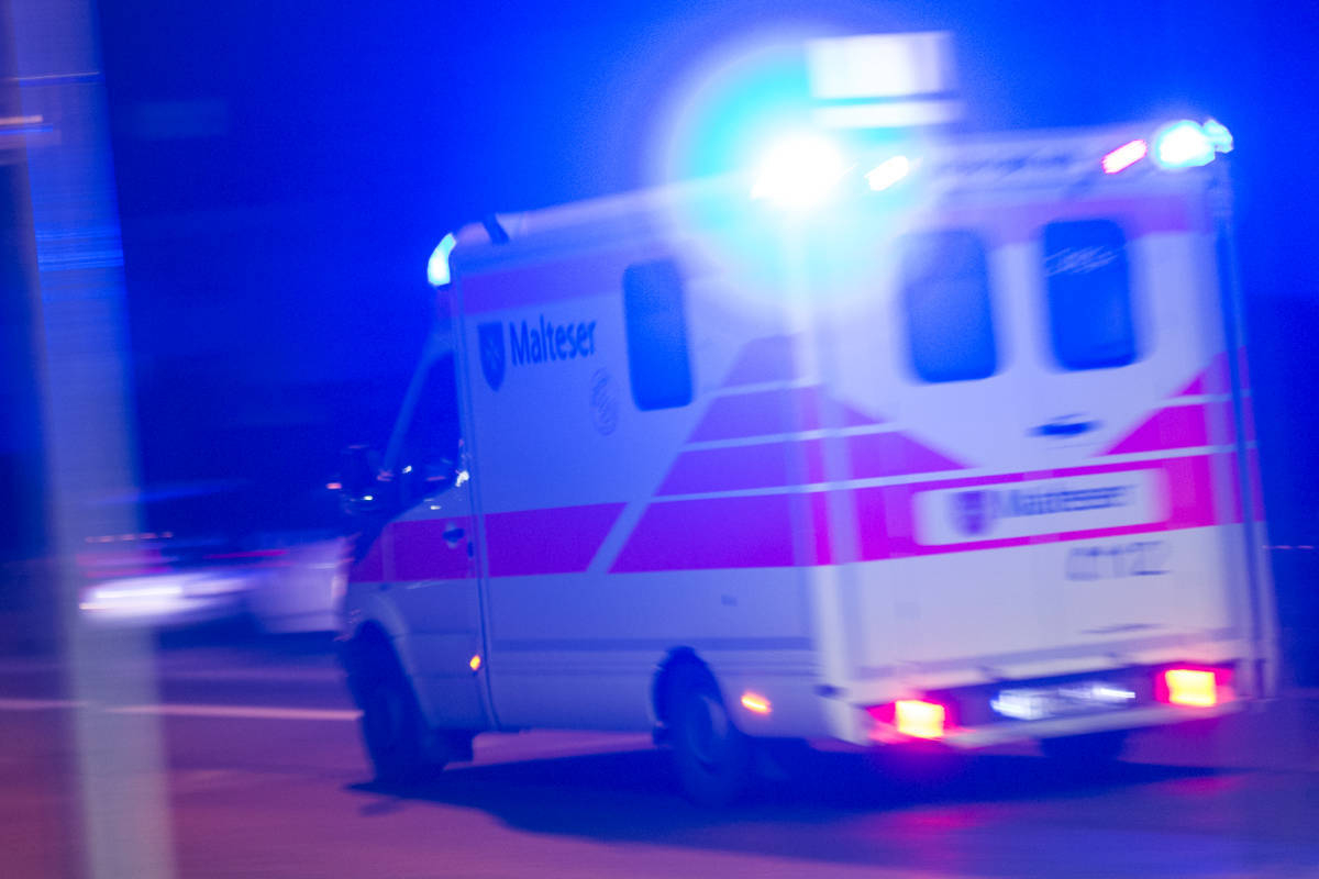 Unfall in Brandenburg: Raser kracht in Reisebus, 50-Jähriger stirbt im ...
