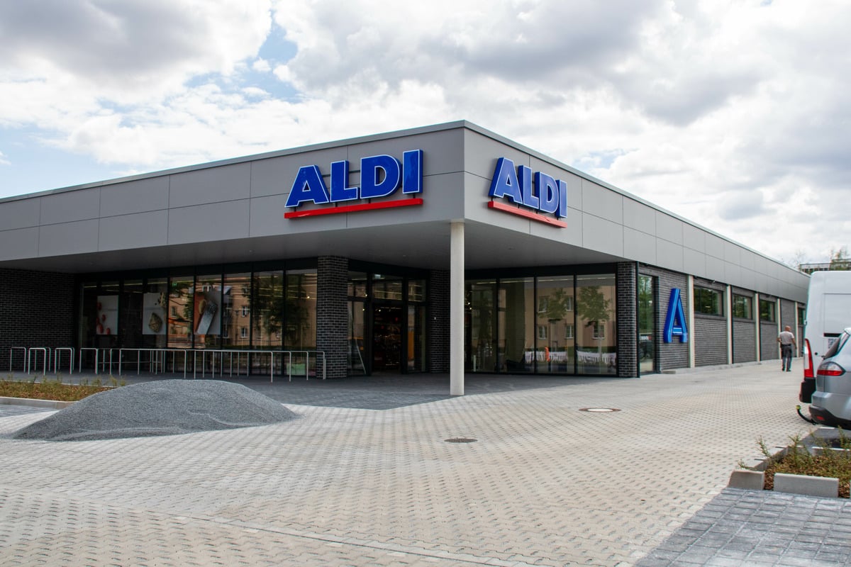Neueröffnung ALDI in Dresden heute mit großem Andrang!