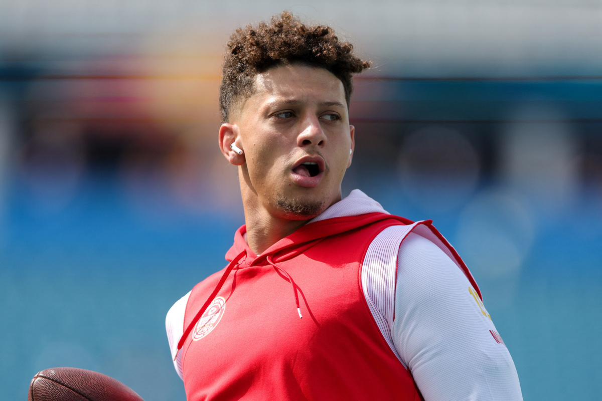 Patrick Mahomes restructures contract with Kansas City Chiefs for record  4-year deal