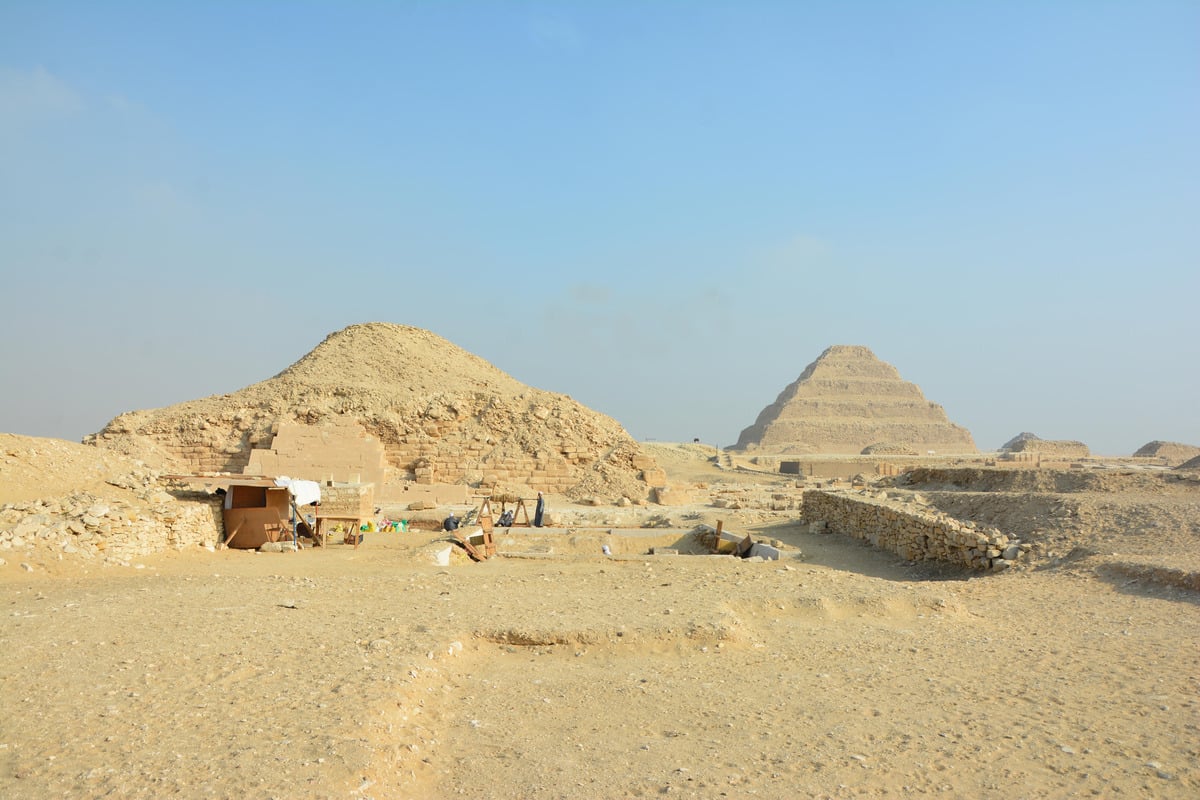 Egypt finds 2000-year-old coastal tombs and remains of a Byzantine city in western desert