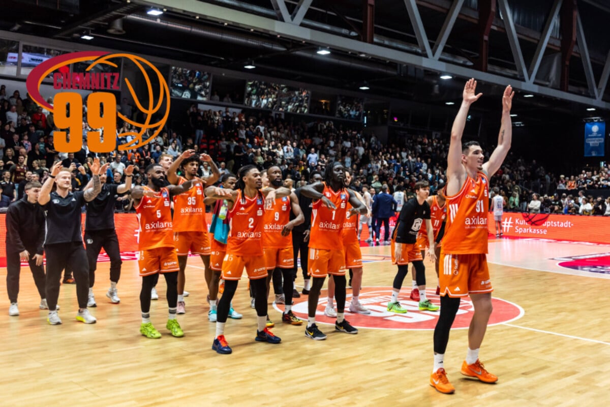 -Die-ganze-Halle-ist-am-Feiern-Niners-stoppen-im-Prestigeduell-die-lange-Pleitenserie