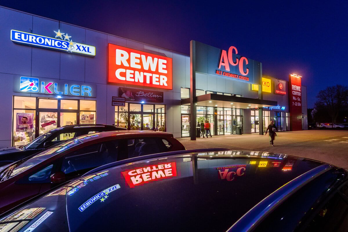 F-nf-mutma-liche-Drogendealer-im-Alt-Chemnitz-Center-auf-Klo-erwischt