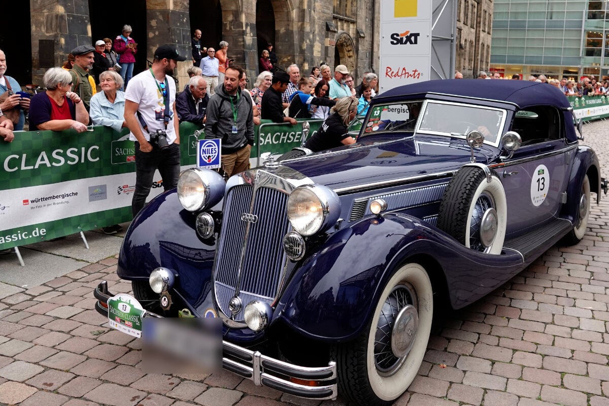 Dutzende Oldtimer treffen in Chemnitz ein