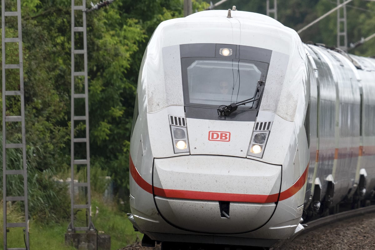 Sturmschäden Beeinträchtigen Bahnverkehr: Ice-strecke Hamburg-berlin 