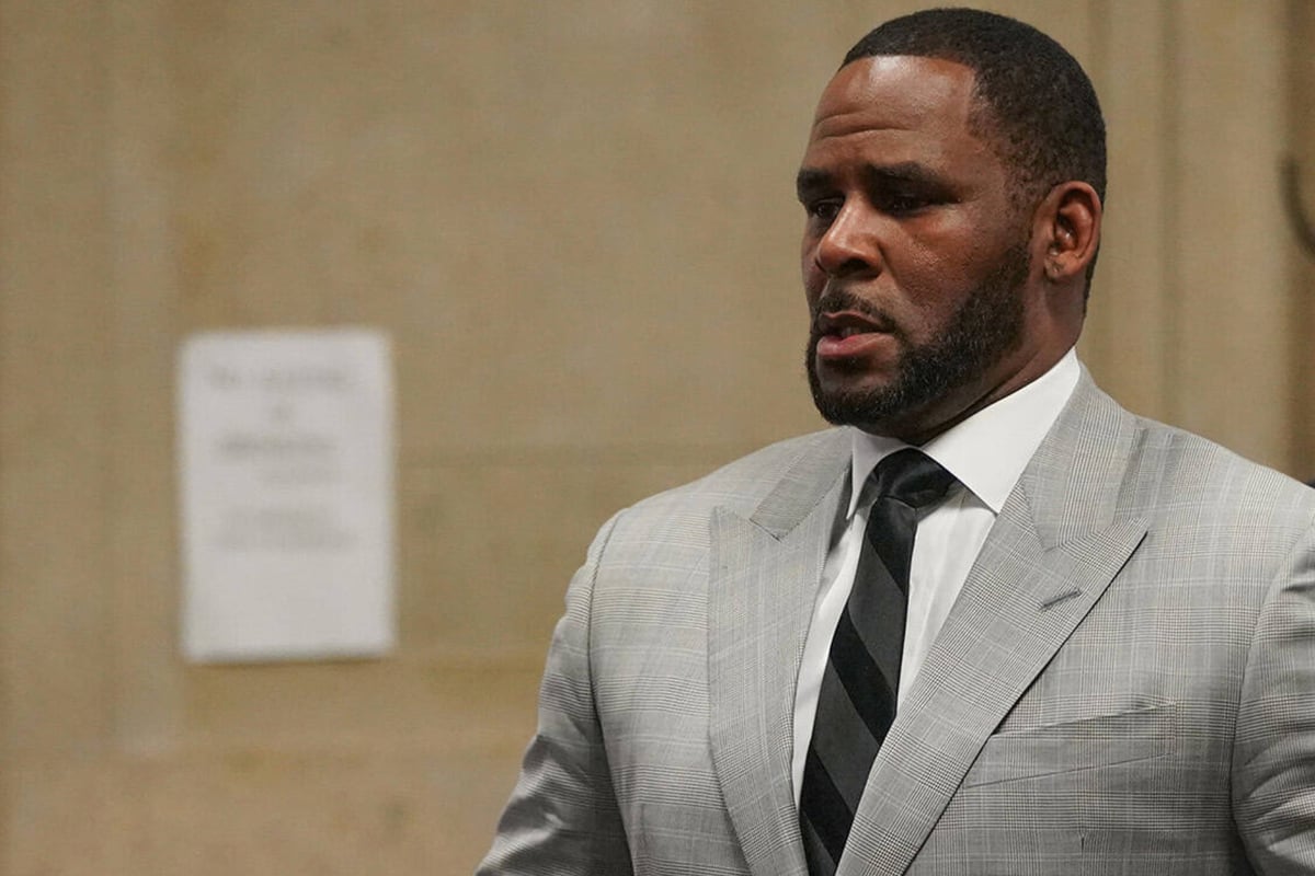 Hearing ordered for R. Kelly to decide on potential attorney conflicts