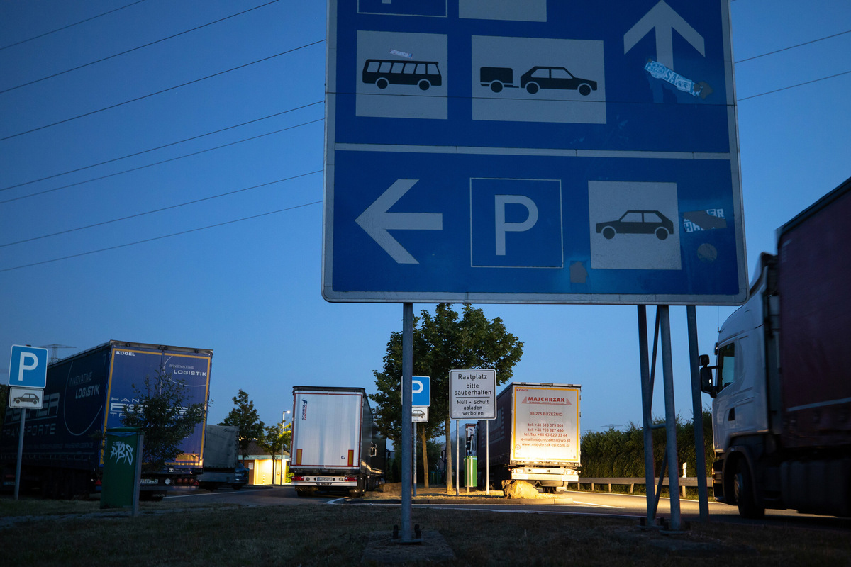 Schock auf der Autobahn! Überfall auf Raststätte an der A9