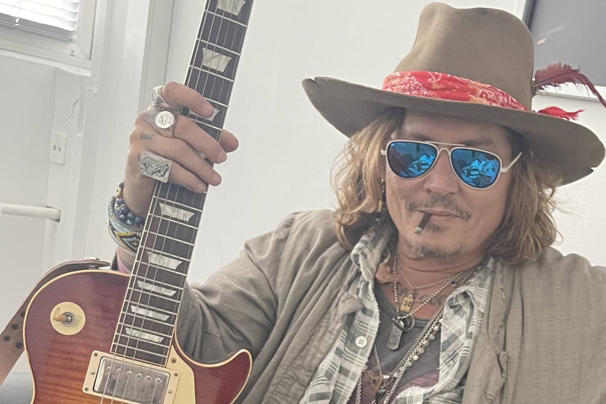 Eisenach Woman Wins Hat Worn and Signed by Johnny Depp in Charity Campaign