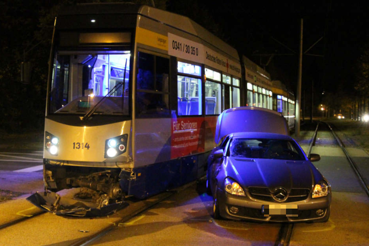 Straßenbahn Leipzig Unfall - Straßenbahn-Unfall Vor Dem Neuen Rathaus ...