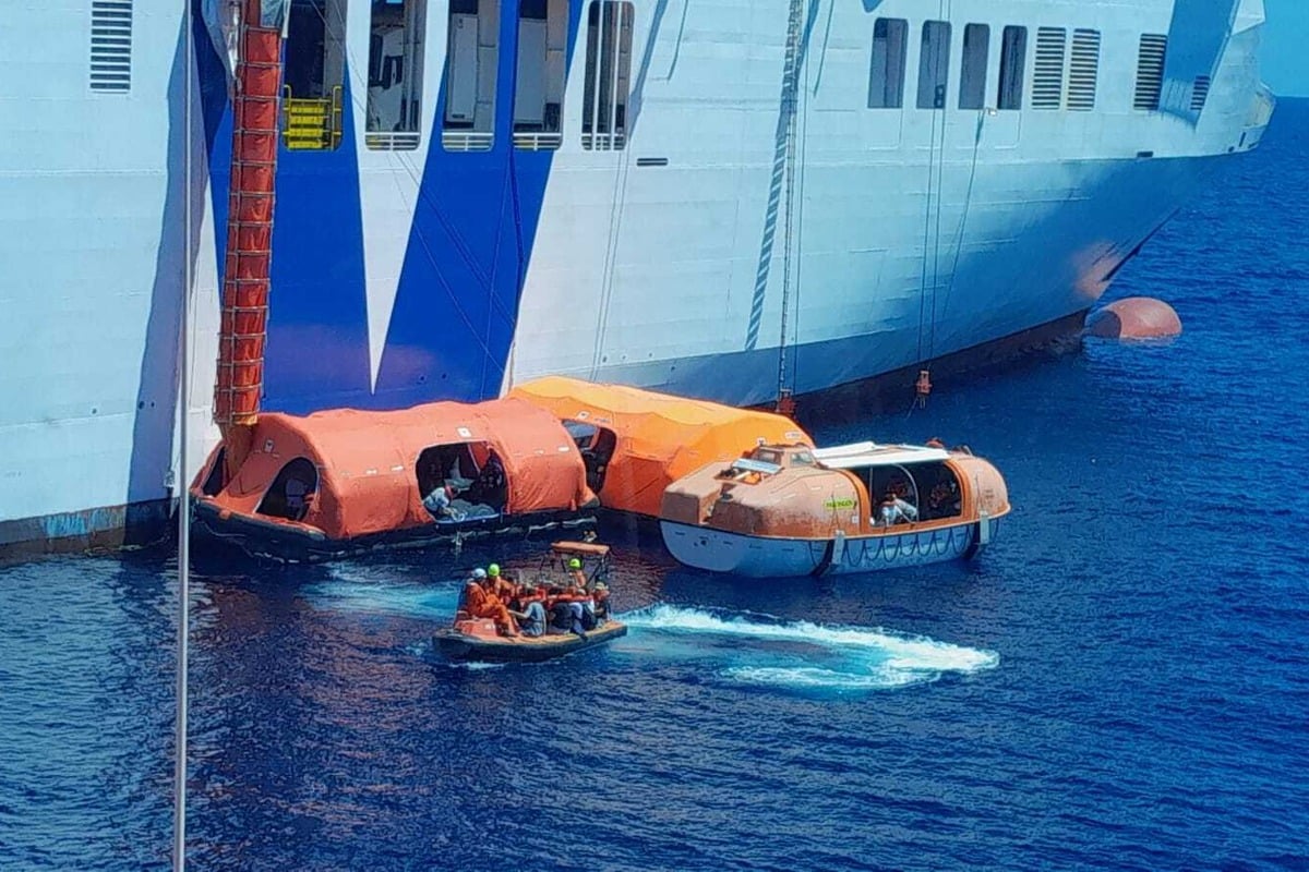 Brand auf Malle-Fähre: Passagiere mussten 24 Stunden auf See bleiben