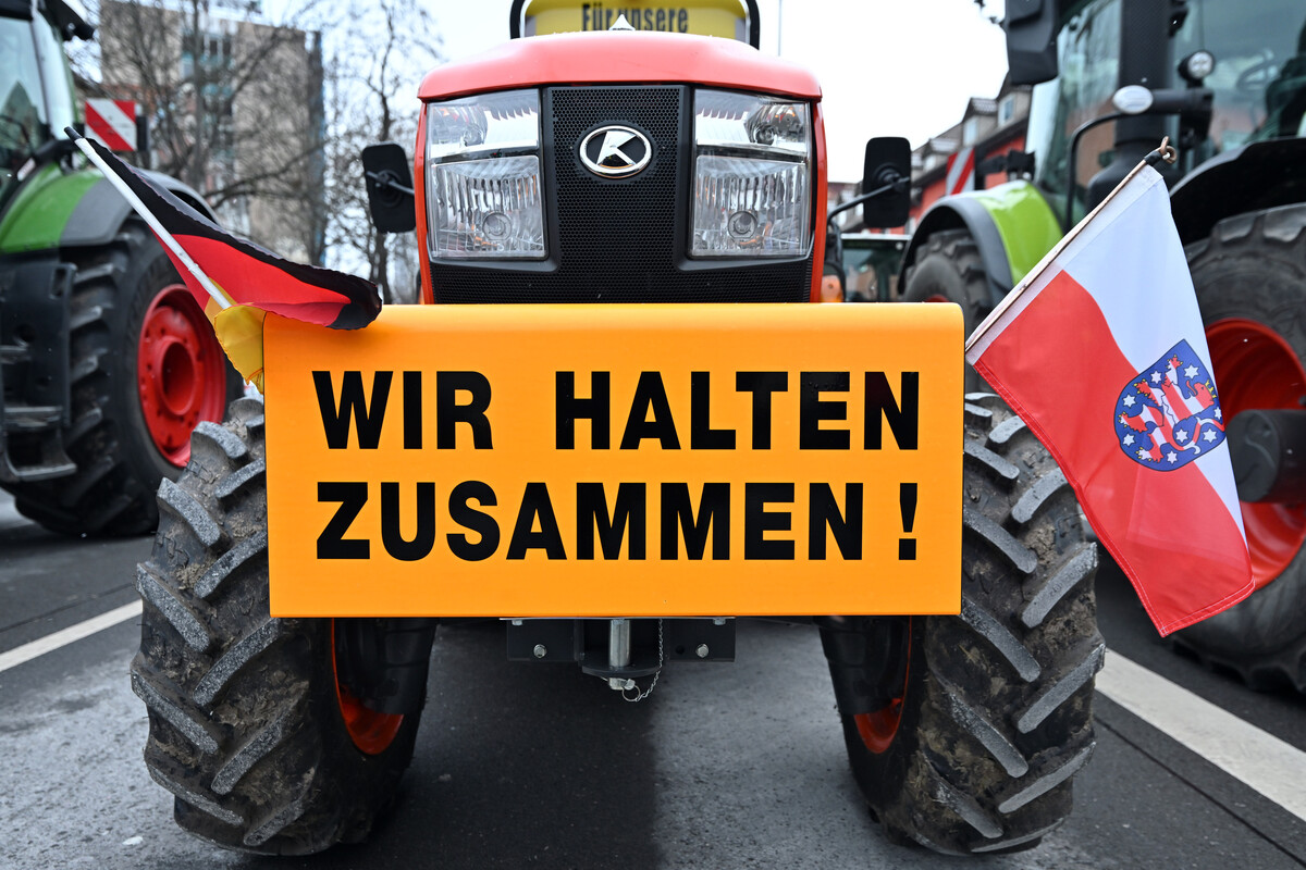 Bauernproteste: Traktoren-Korso in Ostthüringen, Sperrung in der Rhön