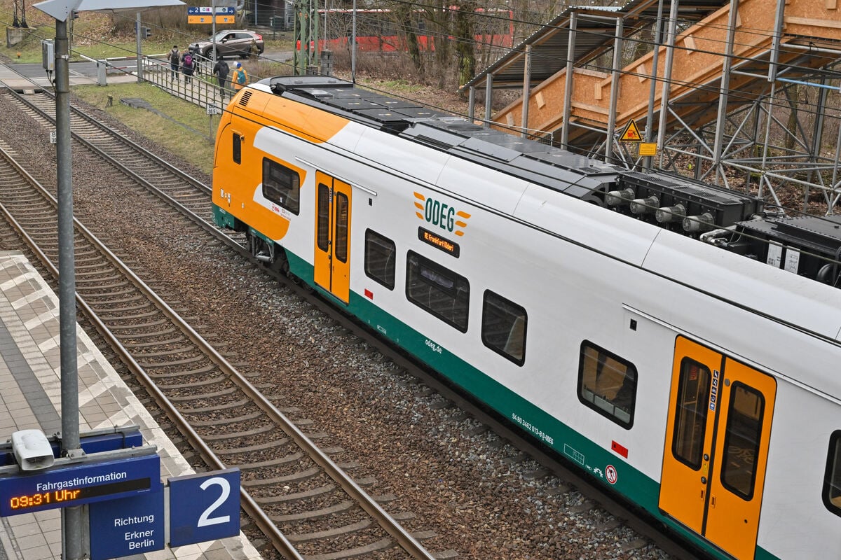 Bauarbeiten legen RE1 lahm – Züge fallen tagelang aus!