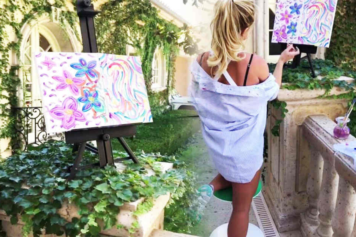 Britney Spears Diese Beruhmtheit Versucht Sich Jetzt Als Malerin Tag24
