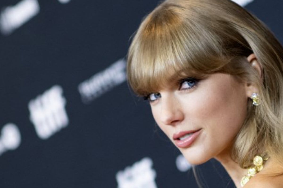 Taylor Swift Drops Chaotic Surprise And The Internet Is Buzzing