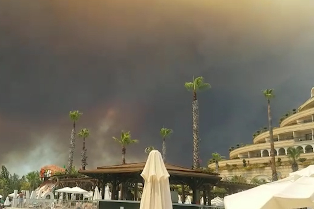 Mehrere Brände in beliebter Urlaubsregion ausgebrochen