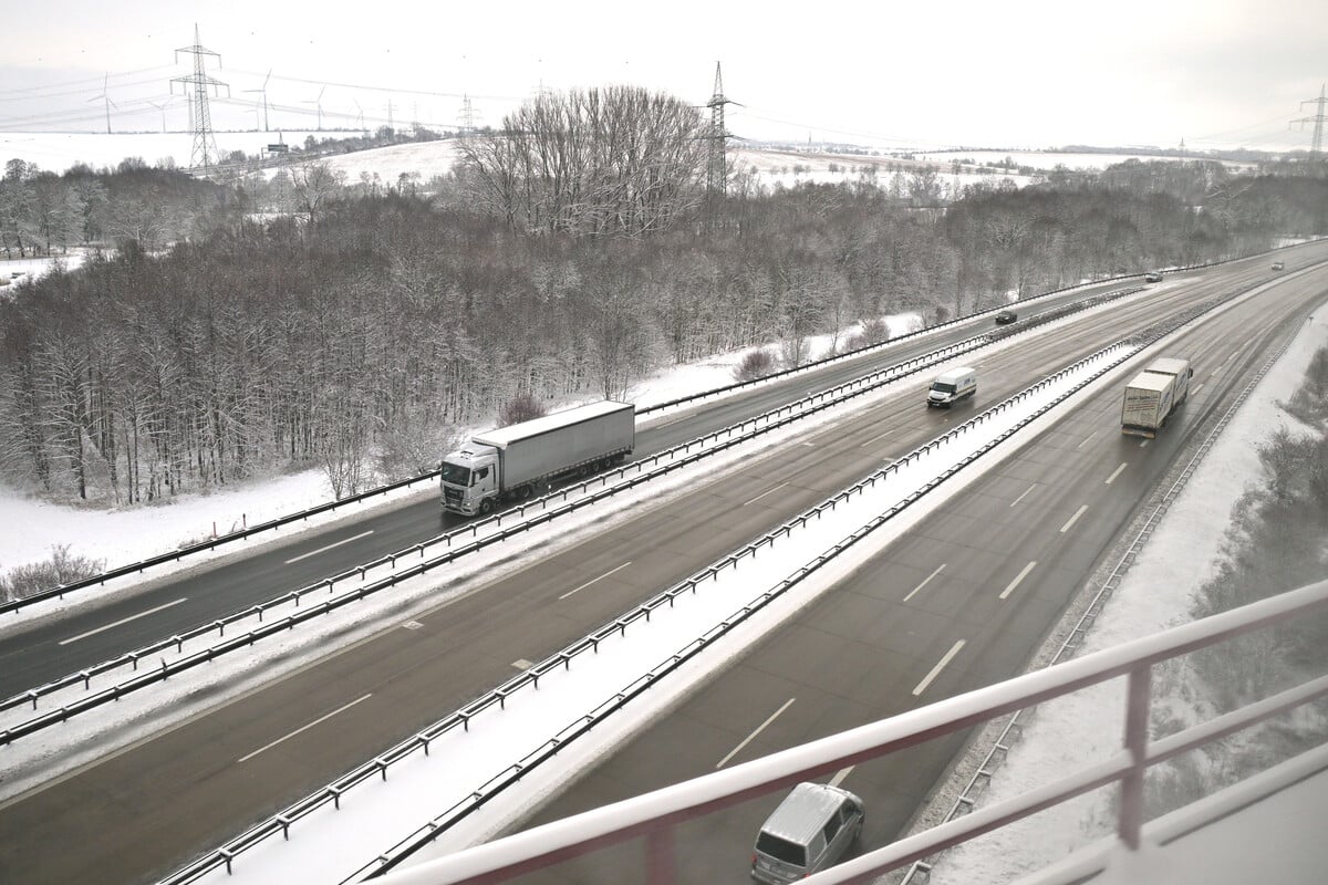 Schnee-und-Gl-tte-sorgen-weiterhin-f-r-Probleme-in-Th-ringen