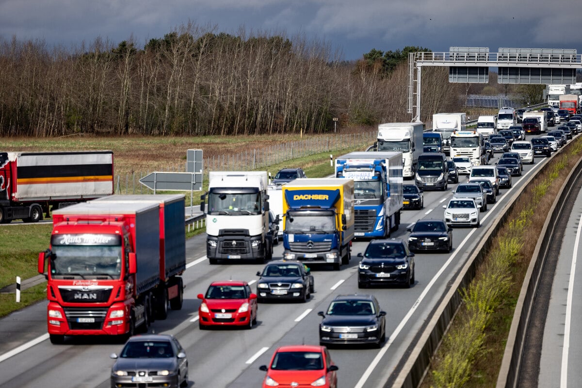 Unfall-auf-A7-Richtung-Hamburg-Mindestens-eine-Stunde-mehr-einplanen