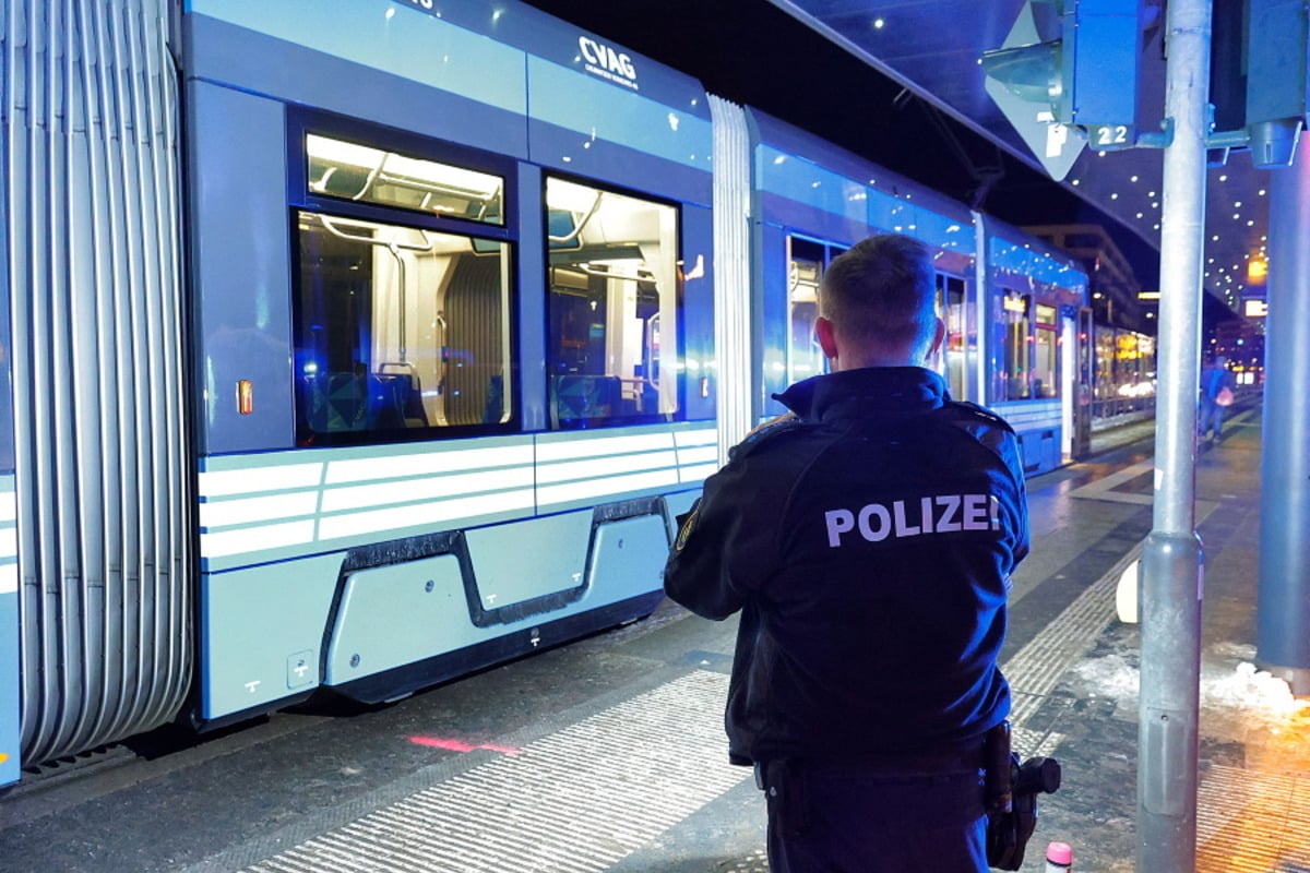 Unfall-an-Zenti-in-Chemnitz-Mann-von-Stra-enbahn-erfasst