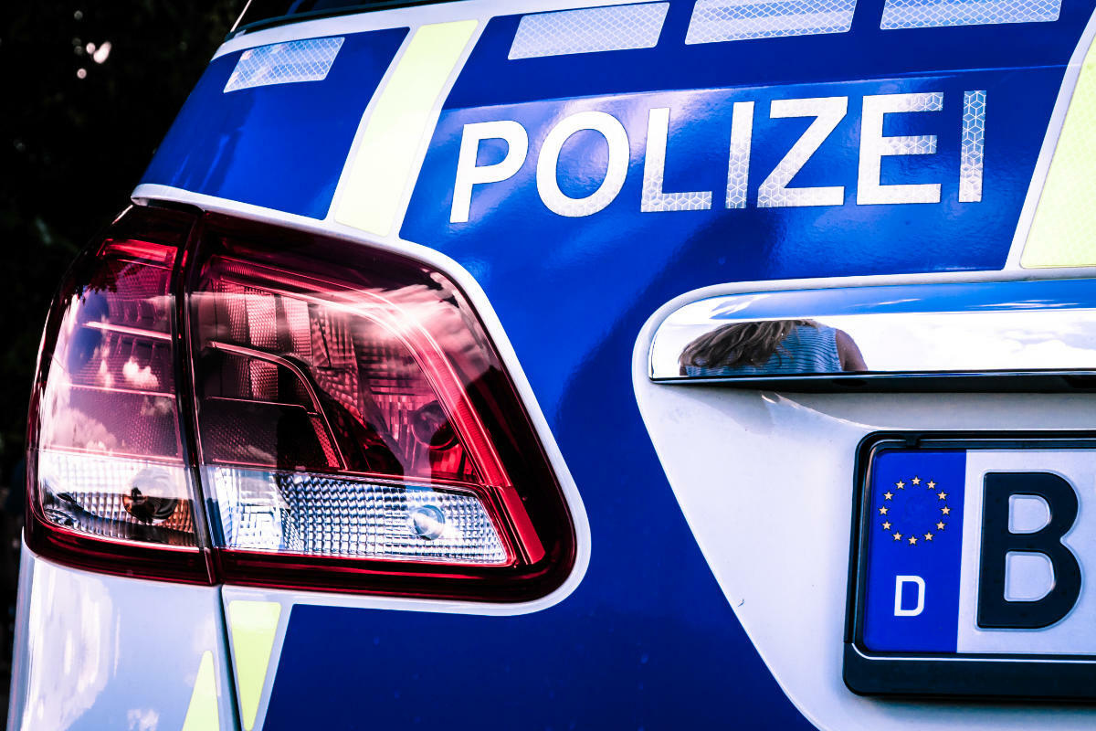 Berliner Polizei erwischt zwei Frauen beim Kiffen und erlebt eine Überraschung