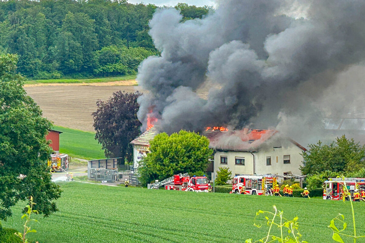 Flammen-Inferno bei Karlsruhe: Millionenschaden!