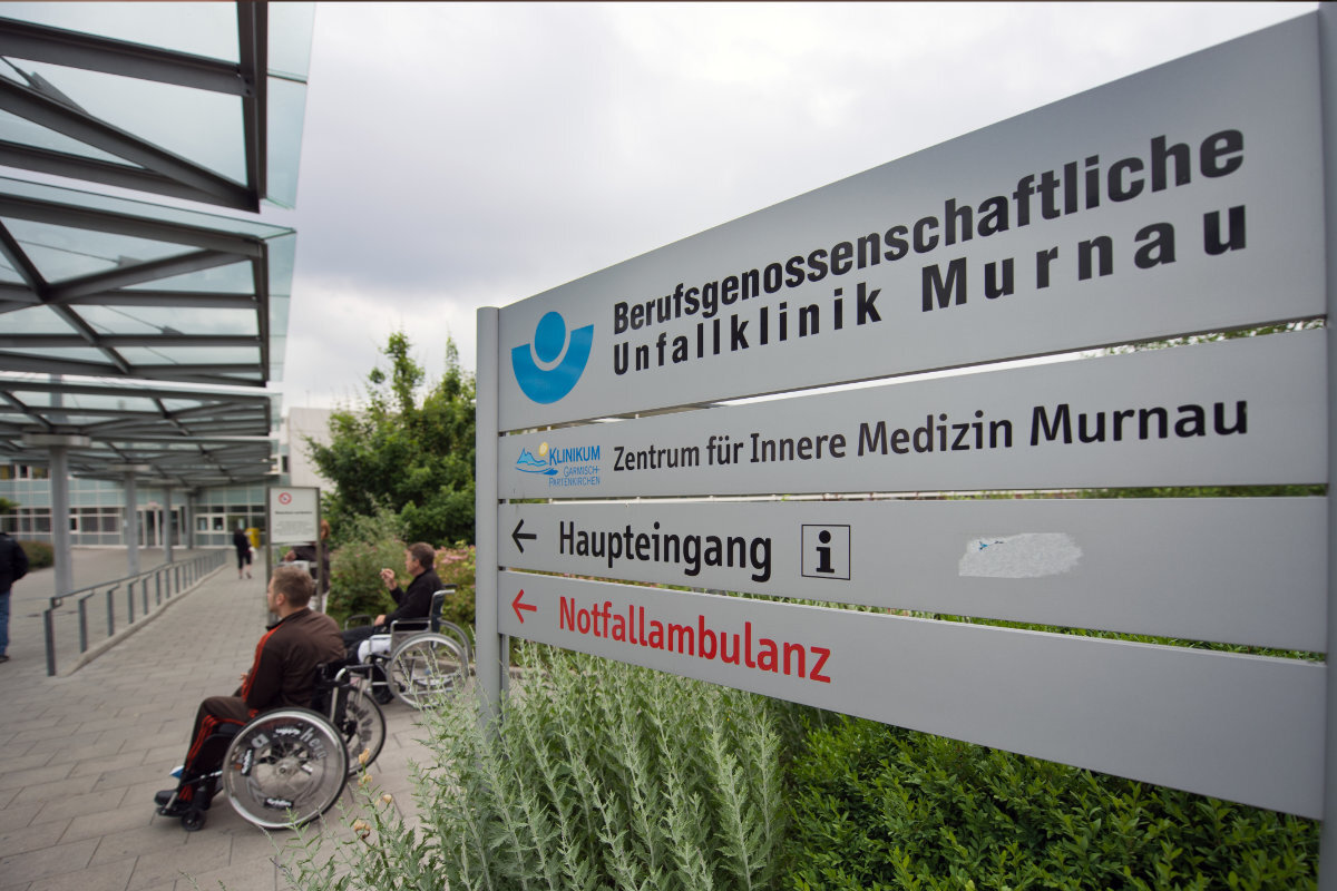 Unfallklinik in Murnau abgeriegelt: Weißes Pulver löst Großeinsatz aus, eine Person tot!