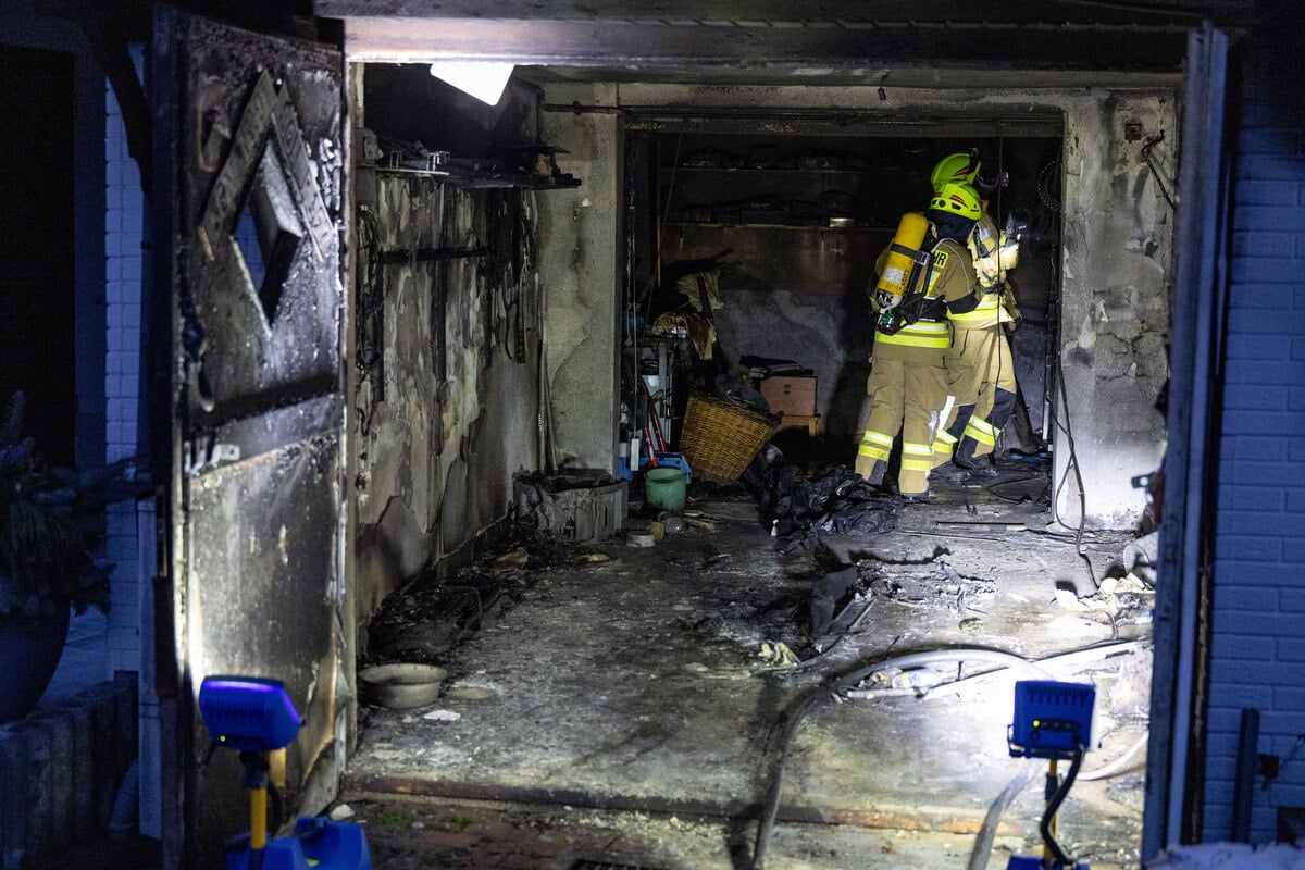Feuer-in-Garage-Mann-erleidet-schwere-Brandverletzungen