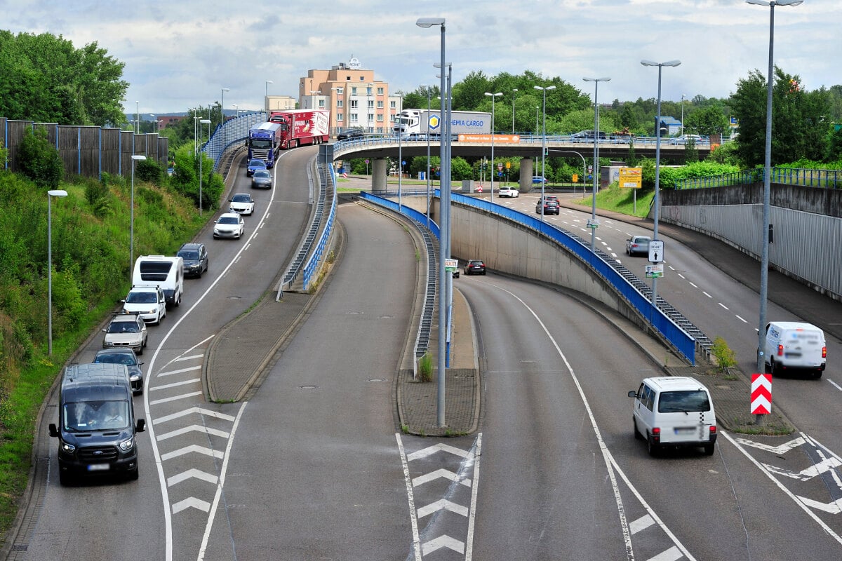 Sperrung auf Neefestraße in Chemnitz: Arbeiten an Tunnel unter "Überflieger"