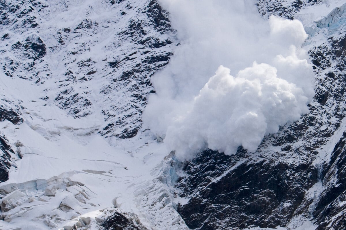 skitour-in-den-alpen-endet-dramatisch-lawine-rei-t-deutsche-urlauber-mit