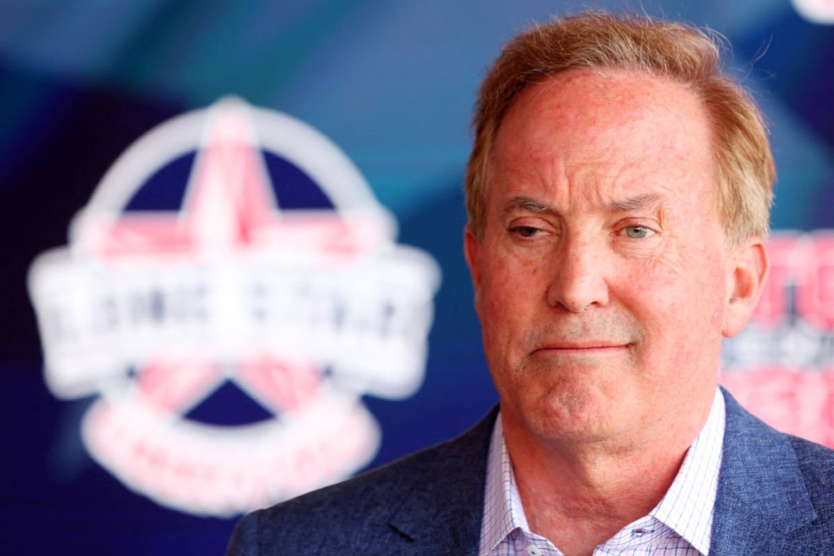 Senate candidate Ken Paxton spotted with alleged mistress amid messy divorce from wife Angela