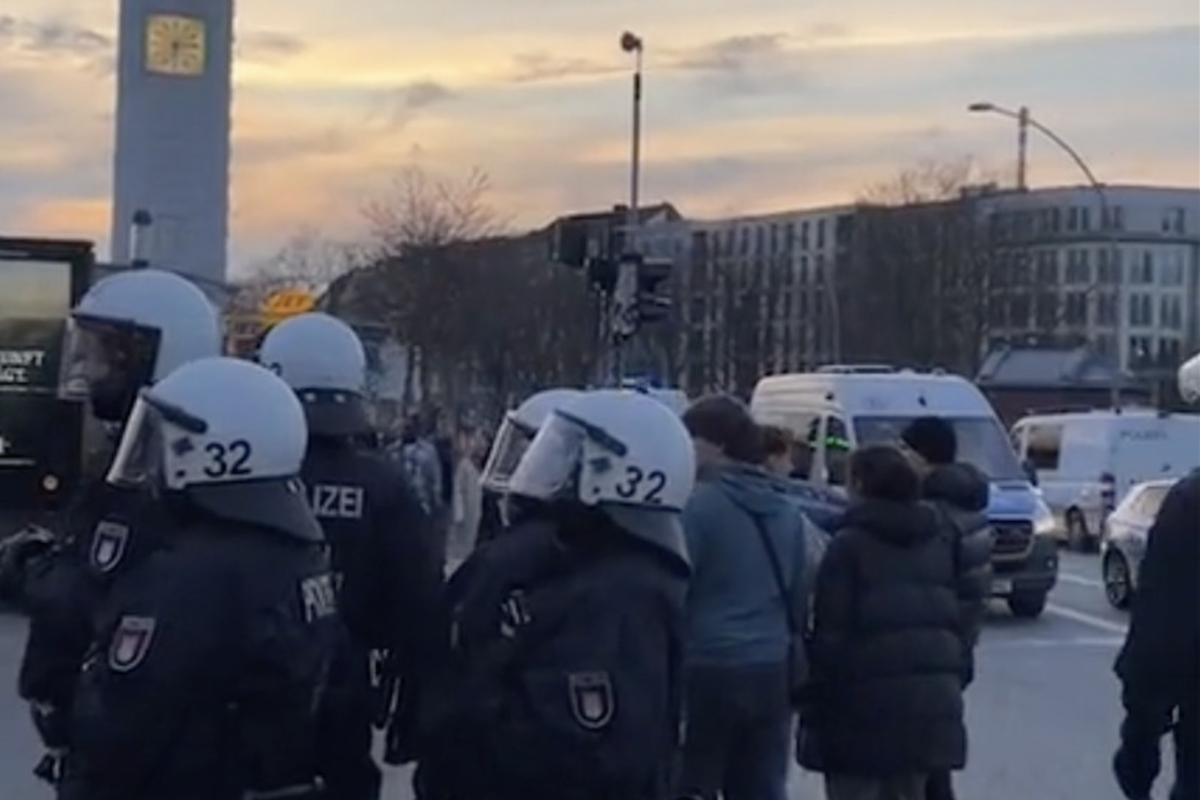 Tränengas-Einsatz bei Demo auf St. Pauli: Mehrere Verletzte